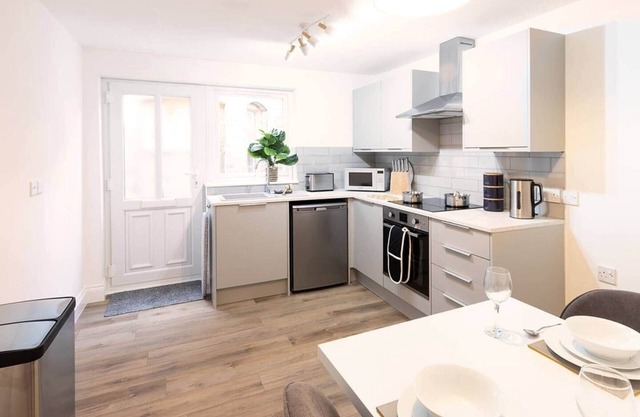 Stunning One Bed Flat Near Ely Cathedral - For Two