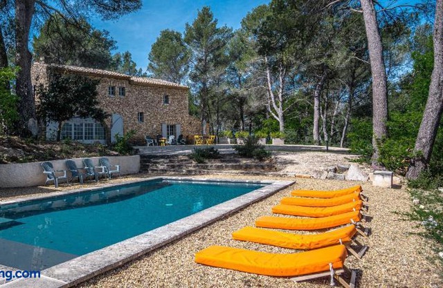 Stunning panoramic views in Roussillon