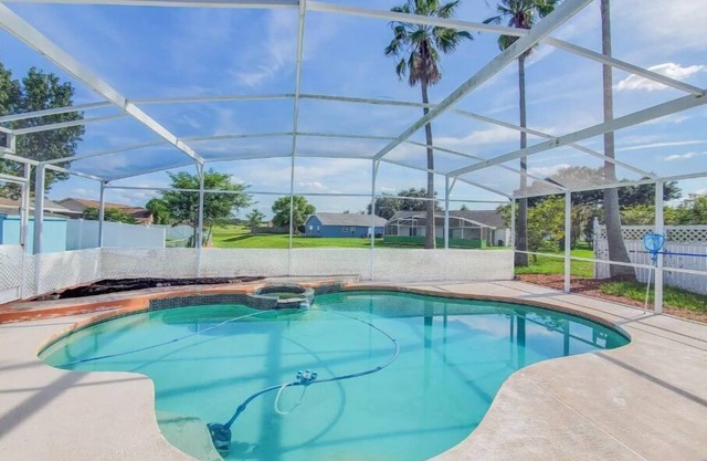 Stunning Pool House near Disney