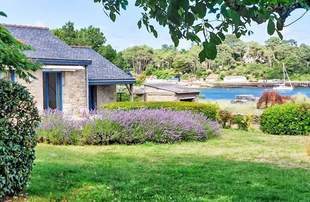 Stunning private villa for 4 guests with TV and terrace