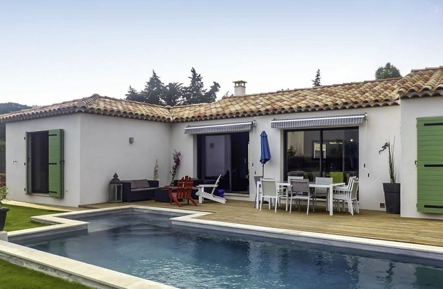 Stunning private villa for 6 people with private pool, WIFI, A/C, TV, terrace and parking