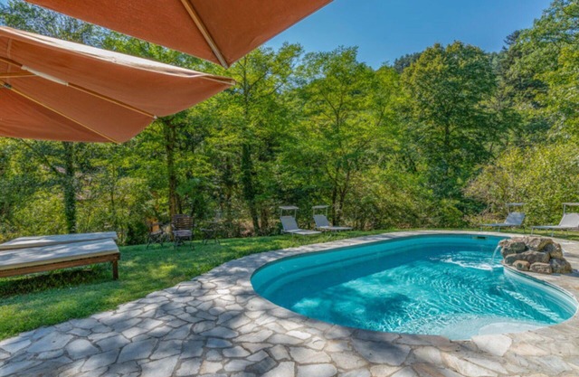 Stunning private villa with private pool, WIFI, TV, patio and panoramic view, close to Florence
