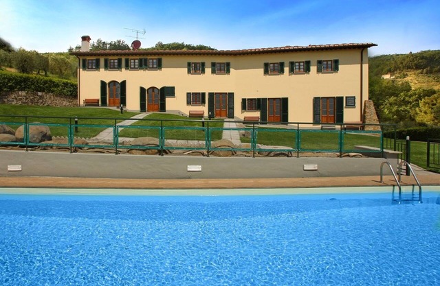 Stunning private villa with A/C, private pool, WIFI, TV, patio, pets allowed and panoramic view