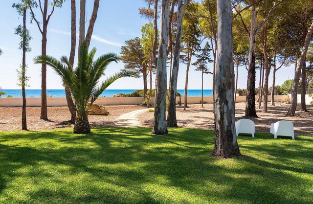Stunning private villa with A/C, WIFI, TV, panoramic view and parking, close to Syracuse