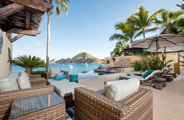 Stunning Private Beachfront Villa at Hacienda Beach Club, 4-Bd Sleeps 8