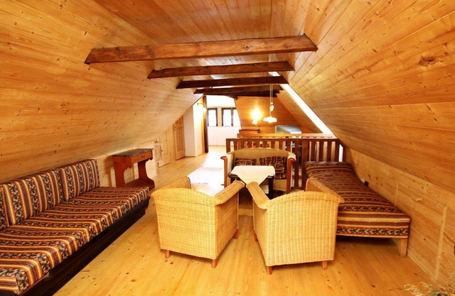 Stunning private villa for 6 guests with hot tub, WIFI, TV and parking