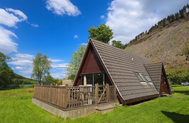 Stunning private villa with WIFI, TV, terrace, pets allowed, panoramic view and parking