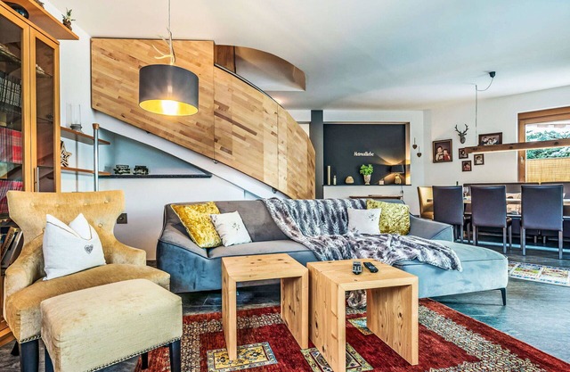 Stunning private villa for 12 people with WIFI, TV and patio