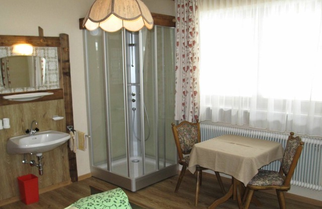 Stunning private villa for 27 people with WIFI, TV, terrace, pets allowed and parking