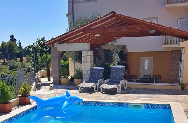 Stunning private villa for 16 guests with A/C, WIFI, private pool, TV and terrace
