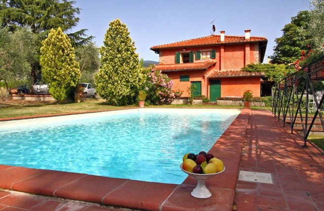 Stunning private villa for 12 guests with private pool, WIFI, pets allowed and panoramic view