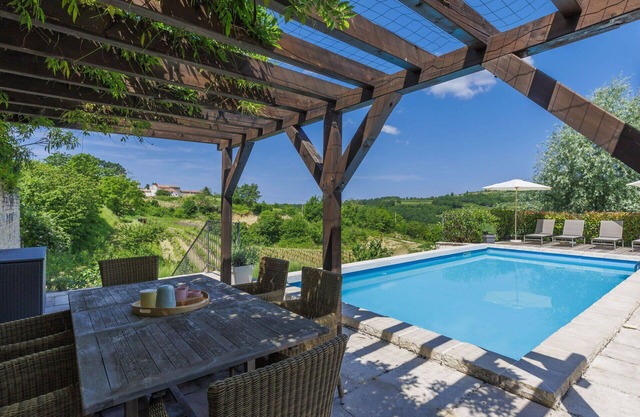 Stunning private villa for 4 people with A/C, private pool, WIFI, TV and patio