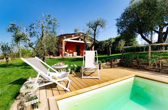Stunning private villa for 4 people with WIFI, private pool, A/C and pets allowed