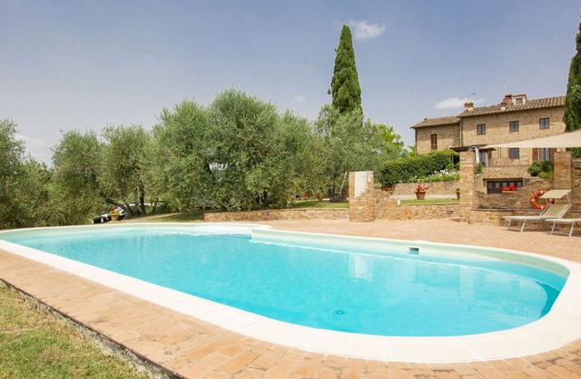 Stunning private villa with private pool, WIFI, TV, patio, panoramic view, close to San Gimignano