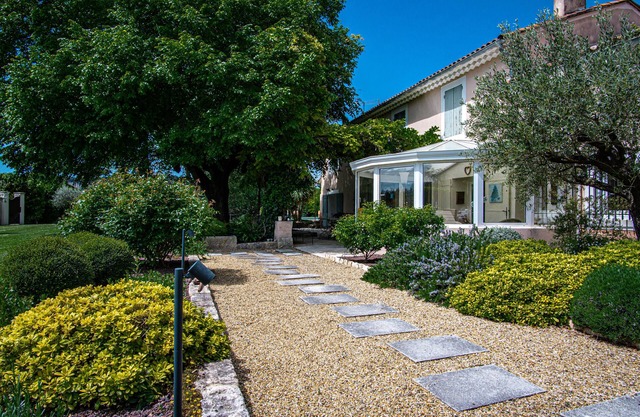 Stunning property between Alpilles and Luberon