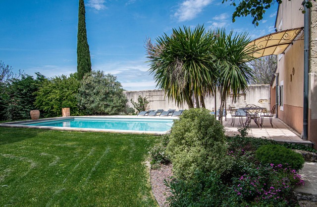 Stunning property between Alpilles and Luberon