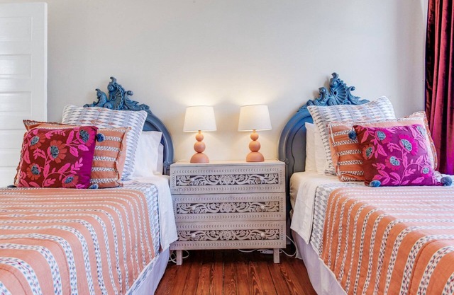 Stunning Renovation by Forsyth Park 4 Bedroom Apt B