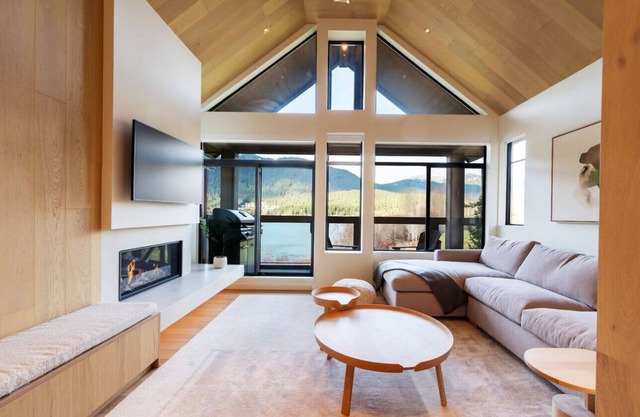 Stunning Renovation - Luxury at Nicklaus North