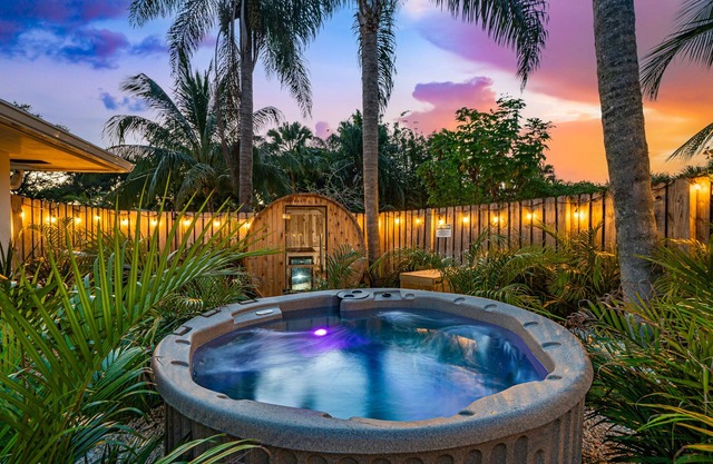 Stunning Retreat - Hot Tub - Sauna - Heated Pool - Games Room- Cold Plunge