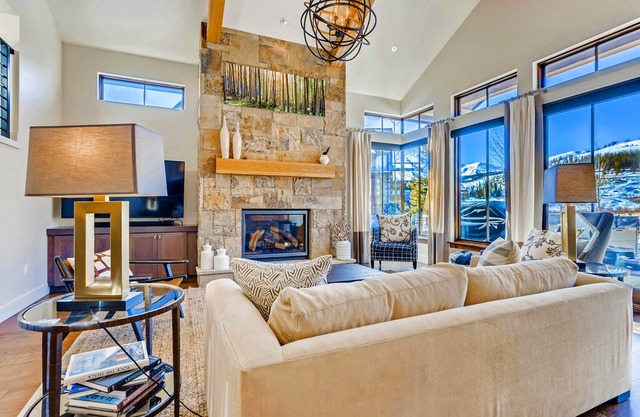 Stunning retreat on the shores of the Blue River, minutes from Breckenridge