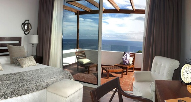 Stunning sea views over the Atlantic Ocean and private pool!
