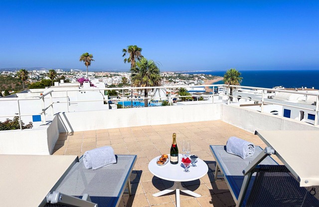 Stunning Sunrise&Sunset Rooftop Condo by BeCherish