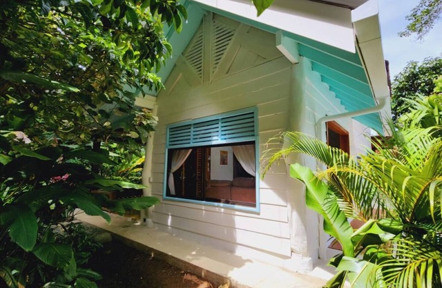 Stunning Tropical Villa 2 houses & 2 pools