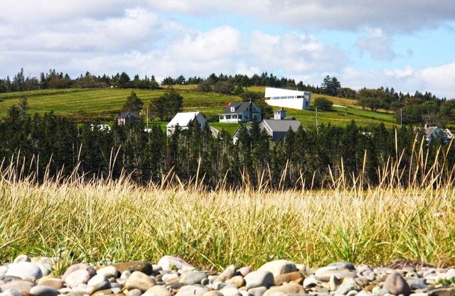 Stunning views! South Shore 4BR cottage on the Atlantic!