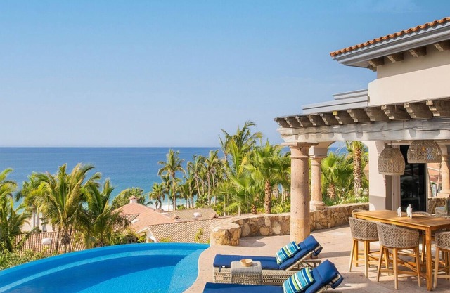 Stunning Villa in Del Mar w/Chef, Butler & Steps from the Swimmable Beach!