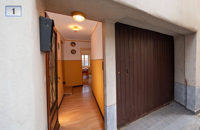 Stunning villa for 4 guests with WIFI, TV, balcony, pets allowed and parking