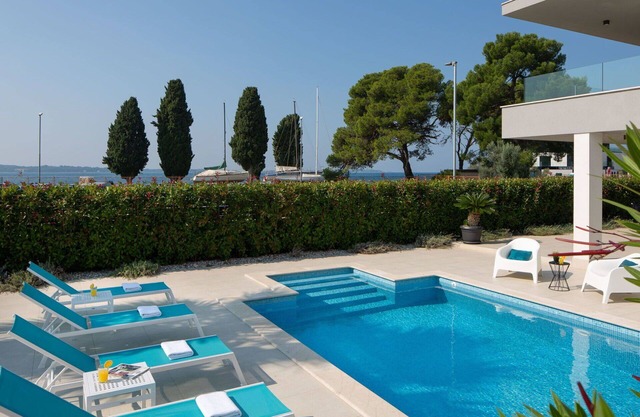 Stunning villa for 6 guests with WIFI, private pool, A/C, TV and terrace