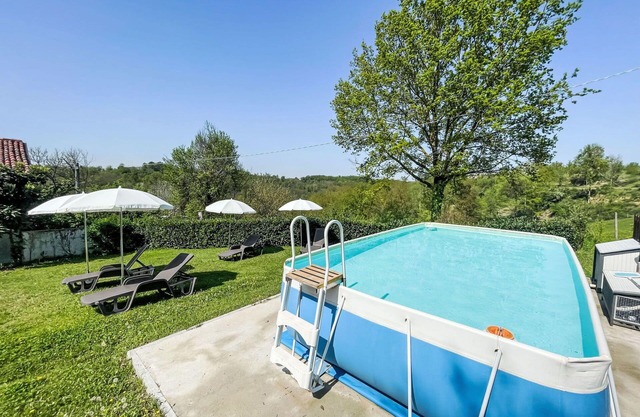 Stunning villa for 7 guests with private pool, A/C, WIFI, TV, terrace and pets allowed