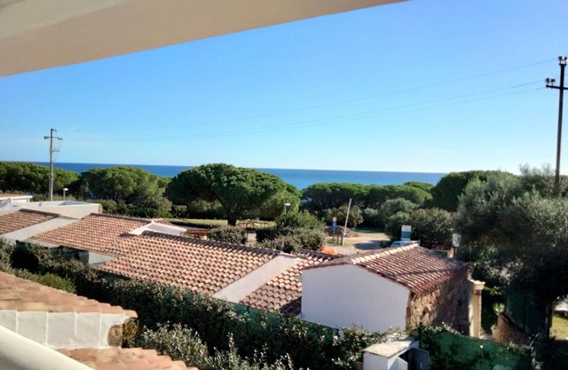 Stunning villa for 7 people with WIFI, A/C, TV, patio and parking