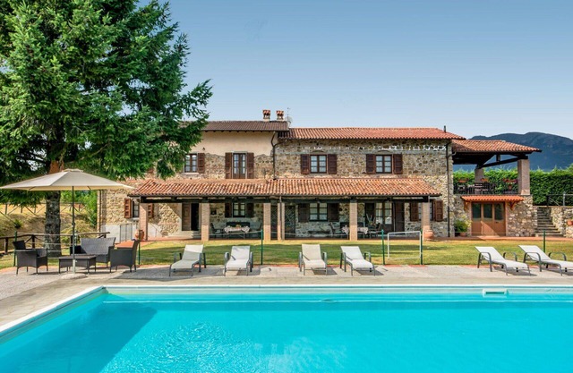 Stunning villa for 8 guests with WIFI, private pool, TV and pets allowed