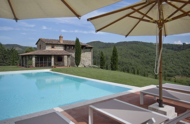 Stunning villa for 16 guests with private pool, A/C, WIFI, TV, patio and panoramic view