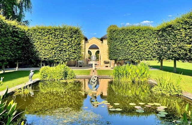 Stunning villa for 6 guests with WIFI, pool and parking