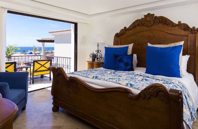 Stunning Villa, views of the Sea of Cortez, private balconies and private pool.