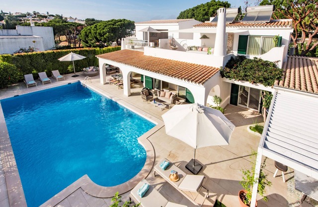 Stunning Villa With Private Heated Swimming Pool, 10 Minute Walk To The Beach