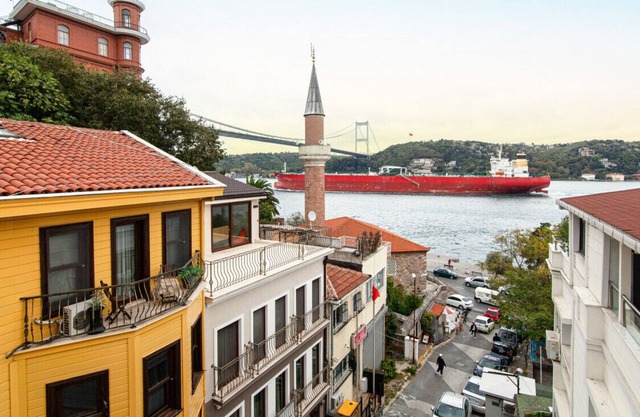 Bosphorus Shore Sariyer 