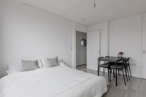 Stylish 1BD Flat with Shard Views Near Bermondsey