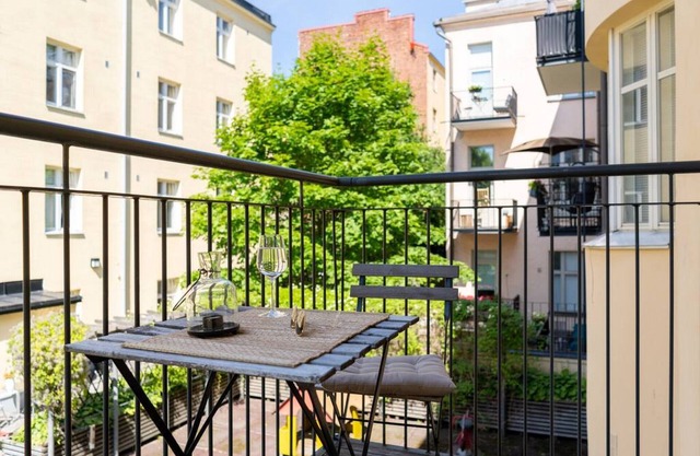 Stylish 1br with private sauna & balcony