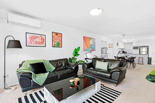 Stylish 2br City Apartment Balcony&parking