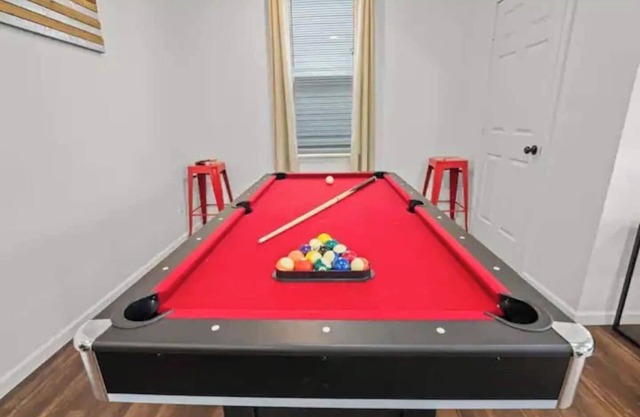 Stylish 3-Bedroom Home with Pool Table, Private Parking, and Prime Location in Downtown Indianapolis