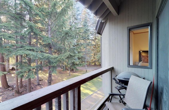 Stylish 3BR Home Close to Ski Lifts by Harmony Whistler
