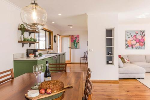 Stylish 3BR Walk to Town