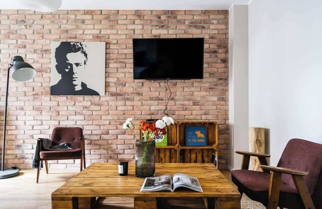 Stylish 6-person apartment with movie posters