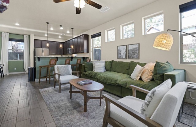 *Stylish*A/C* Swings*Fully Fenced Yard*