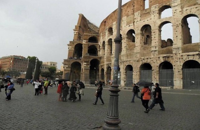 Stylish and Comfortable Apartment Between Colosseum and San Giovanninnnnnn