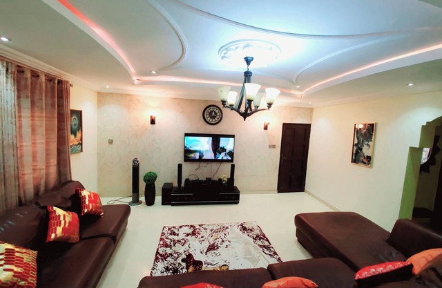 Stylish and Spacious 3Bed Flat ShortLet Apartment