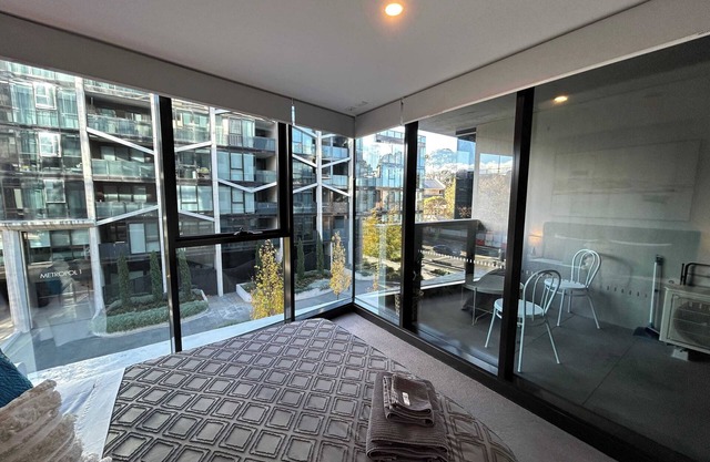 Stylish Apartment in Canberra CBD